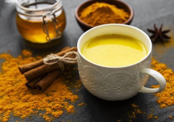 Κουρκούμα – λάτε Νόστιμο, αρωματικό, ζεστό και το πιο σημαντικό